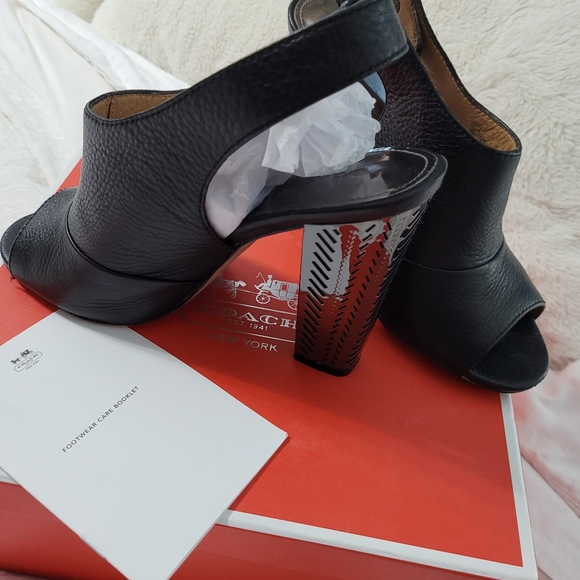 COACH Metal Heels 7 - Picture 3 of 8